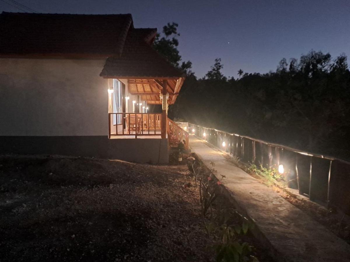 Vina Bungalow Toyapakeh Экстерьер фото