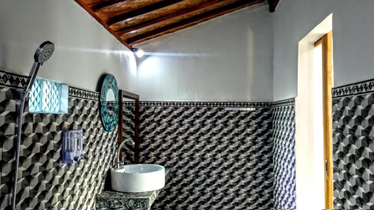 Vina Bungalow Toyapakeh Экстерьер фото